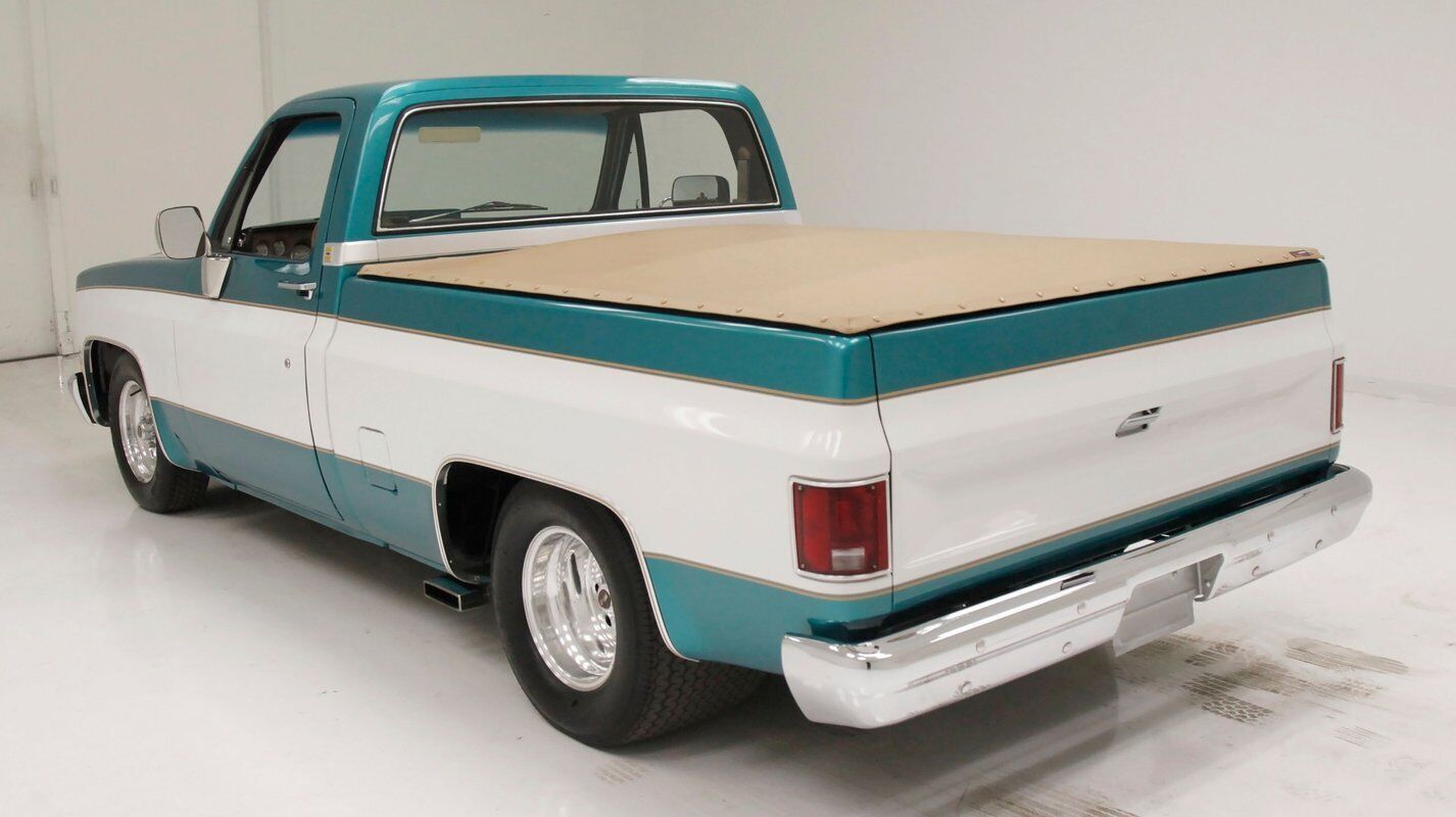 Chevrolet-C-10-Pickup-1983-2