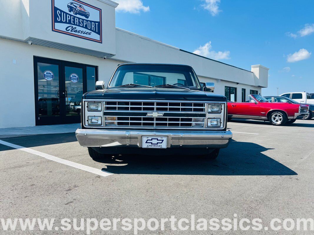 Chevrolet-C-10-Pickup-1983-7