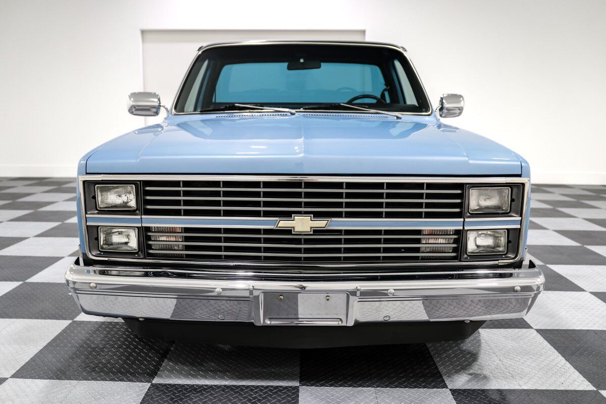 Chevrolet-C-10-Pickup-1984-1