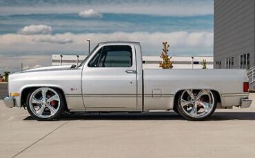 Chevrolet-C-10-Pickup-1985-1