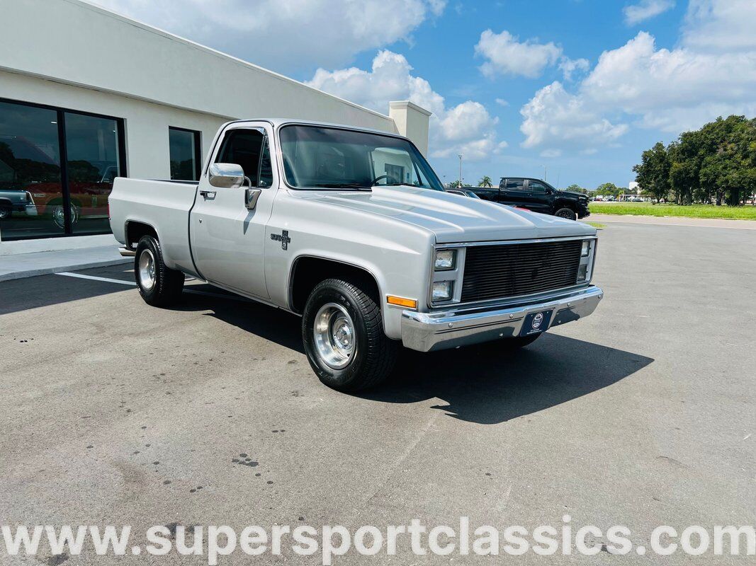 Chevrolet-C-10-Pickup-1985-1