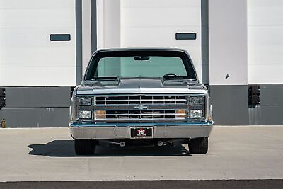 Chevrolet-C-10-Pickup-1985-2