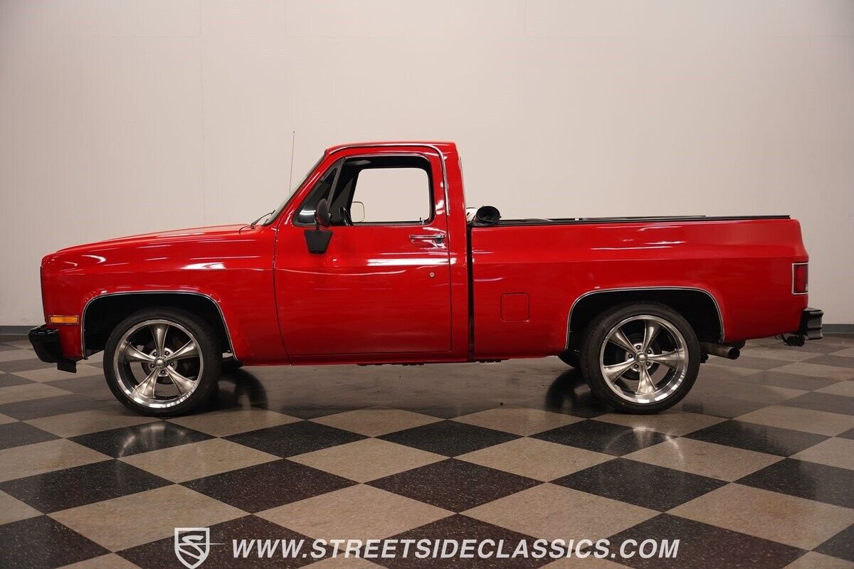 Chevrolet-C-10-Pickup-1985-2