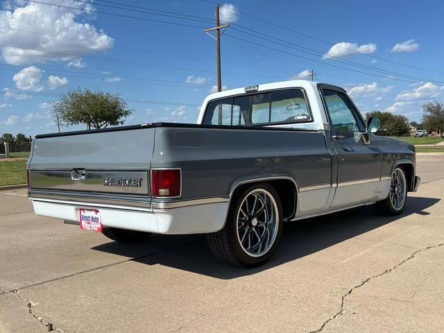 Chevrolet-C-10-Pickup-1985-4