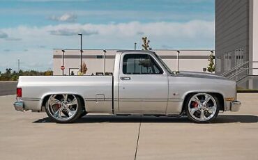 Chevrolet-C-10-Pickup-1985-5