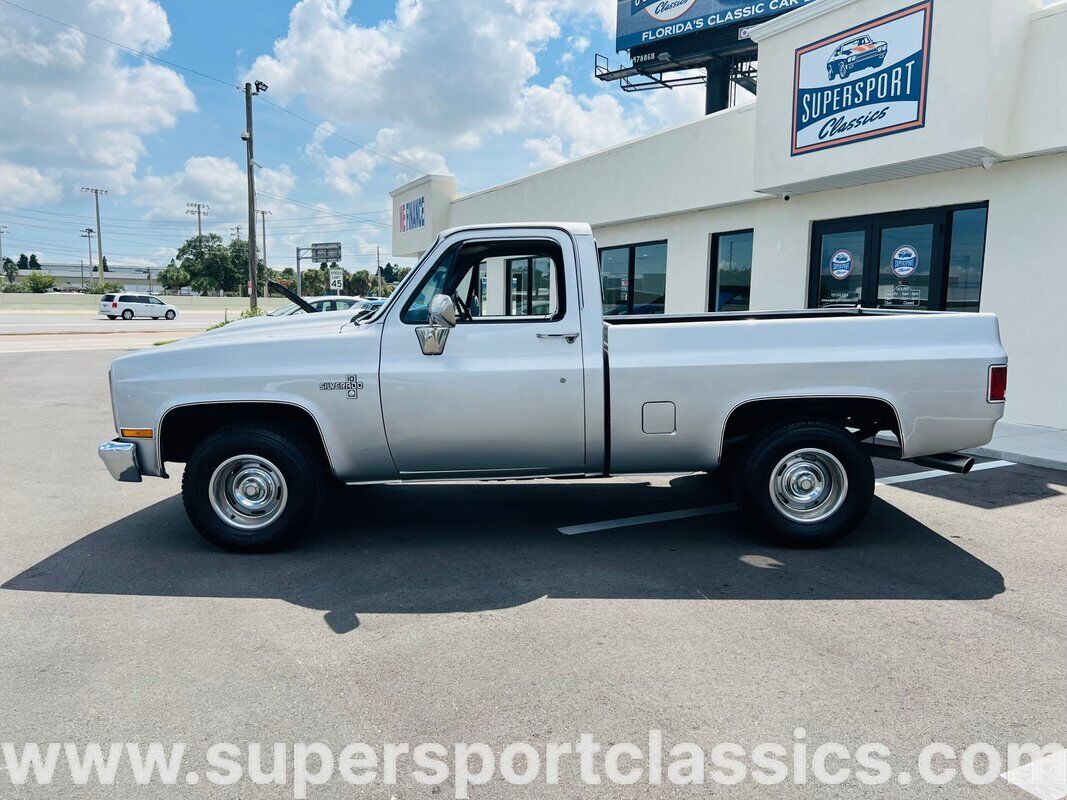 Chevrolet-C-10-Pickup-1985-6