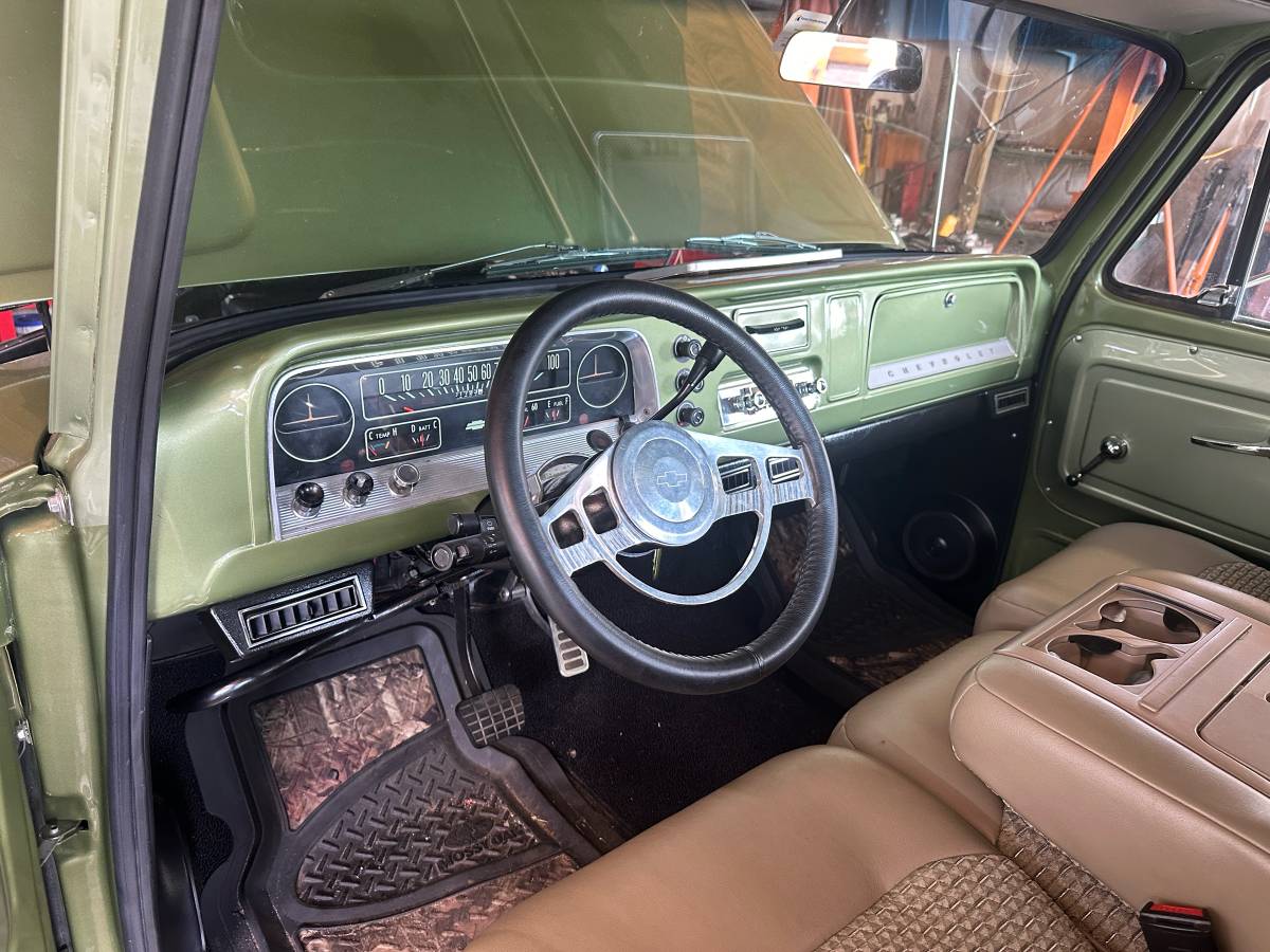 Chevrolet-C10-1966-10