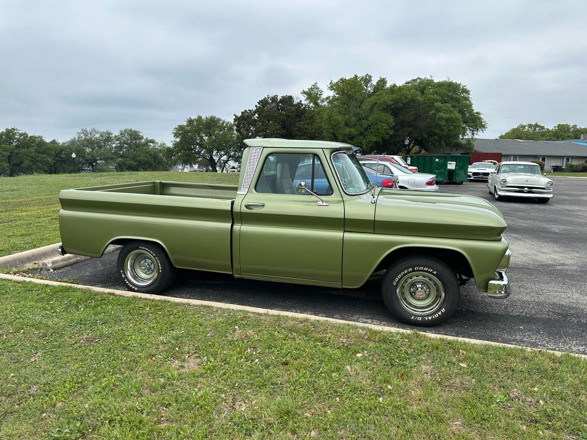 Chevrolet-C10-1966-12