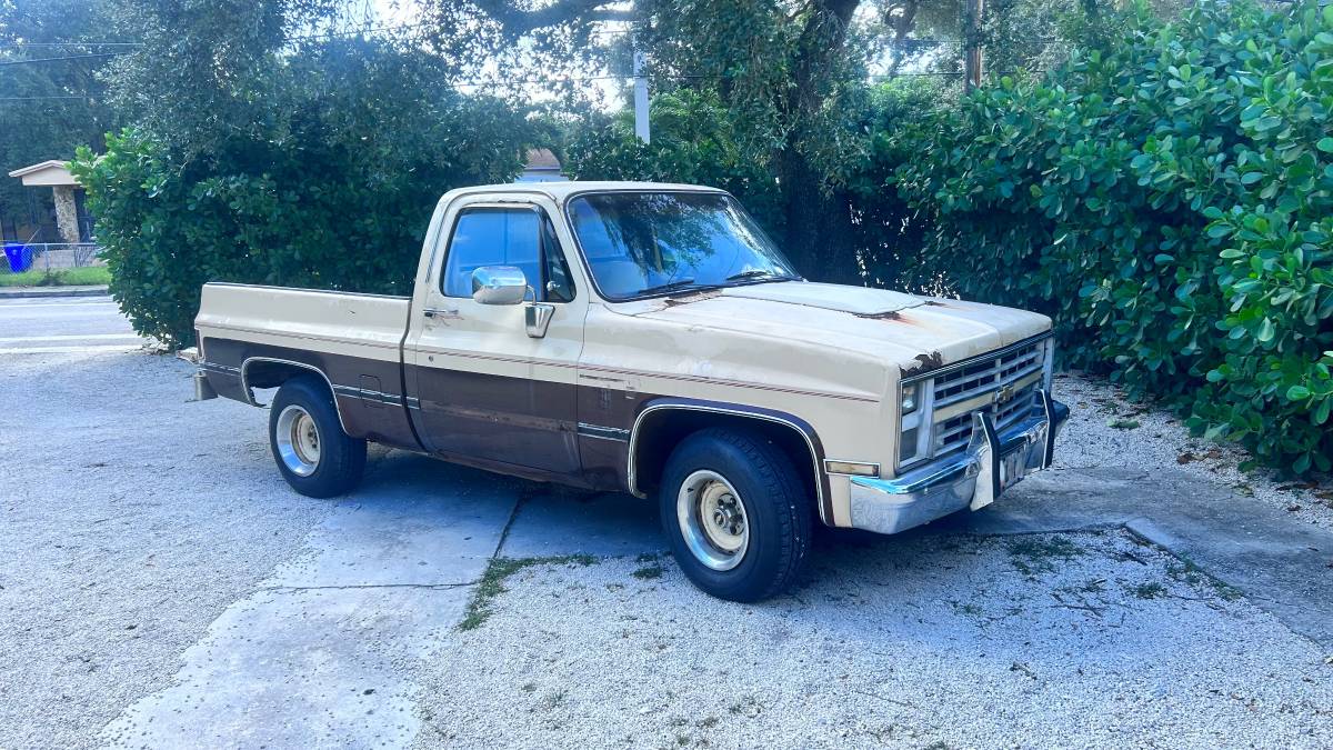 Chevrolet-C10-silverado-1985-2