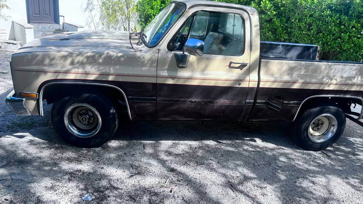 Chevrolet-C10-silverado-1985-4