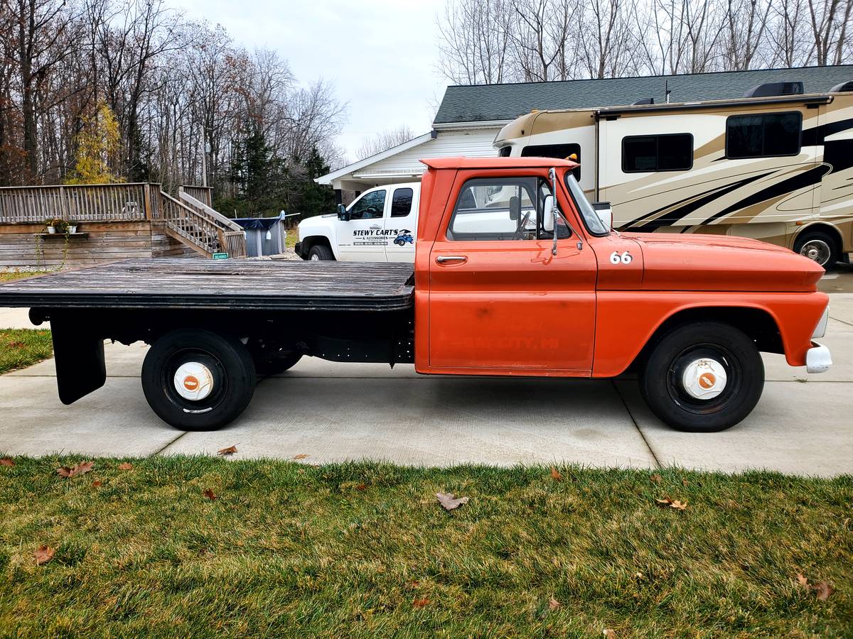 Chevrolet-C20-1966-16