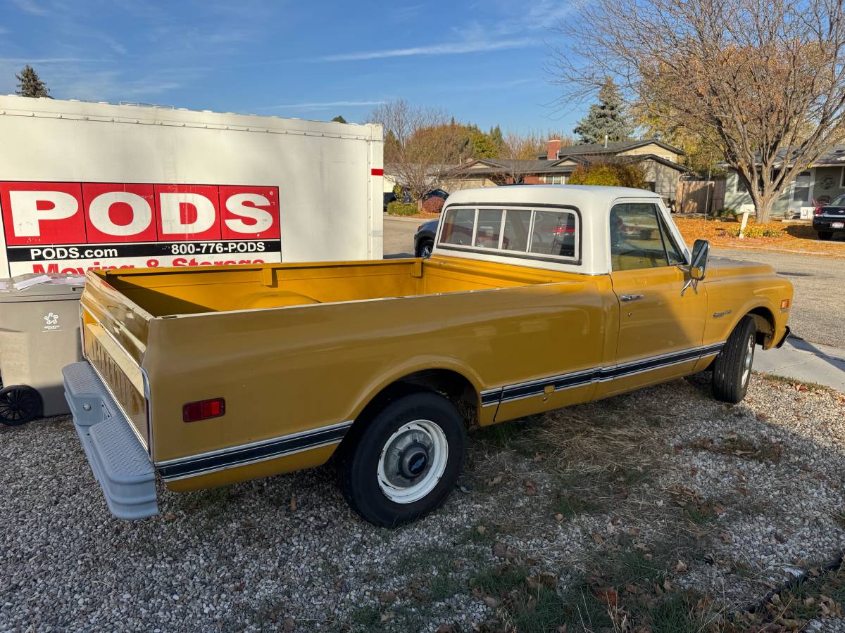 Chevrolet-C20-three-quarter-ton-pickup-1972