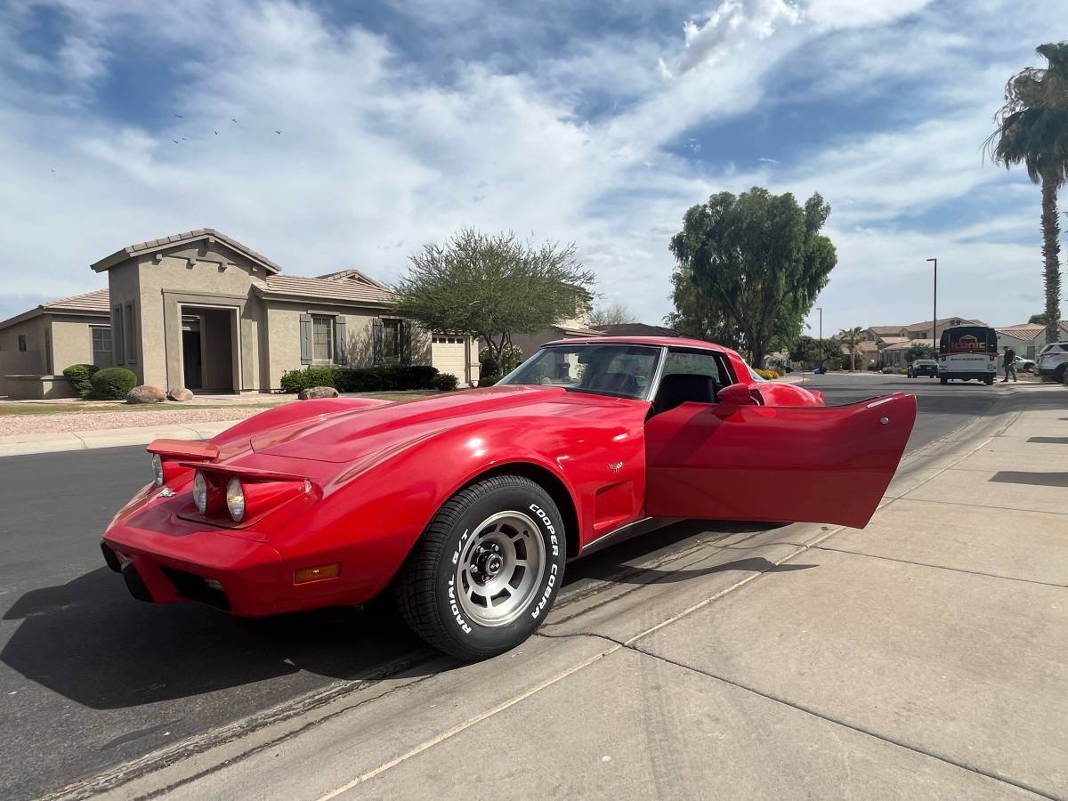 Chevrolet-C3-corvette-1979-15