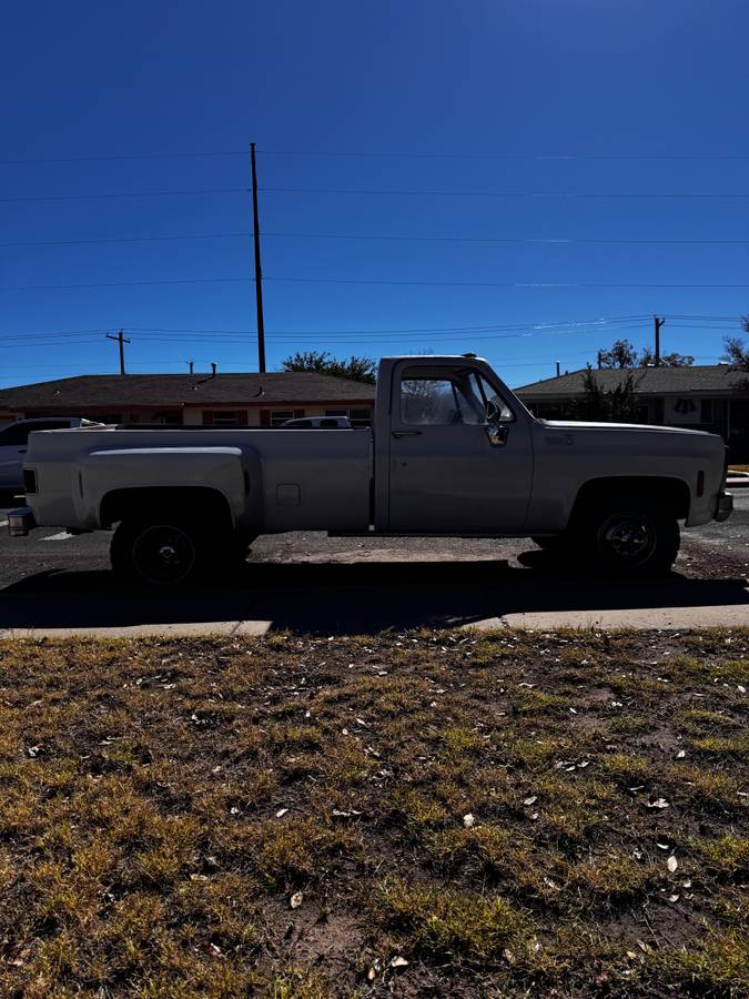 Chevrolet-C30-dually-1979-2