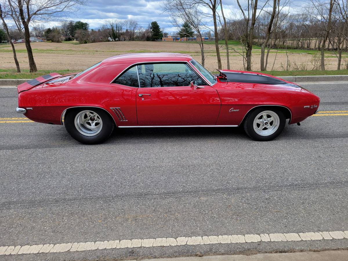 Chevrolet-Camaro-1969-1