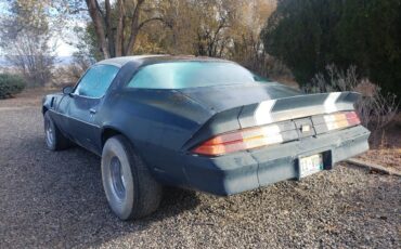 Chevrolet-Camaro-1975-1