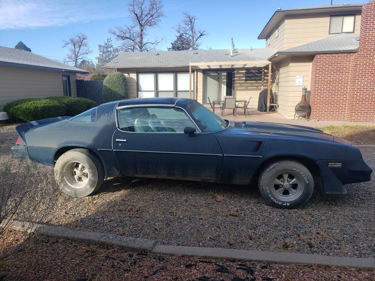 Chevrolet-Camaro-1975-2