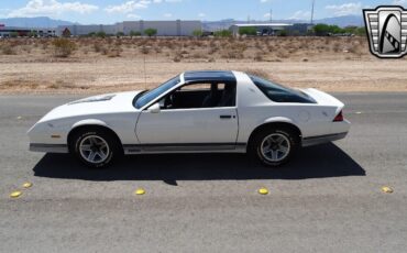 Chevrolet-Camaro-1983-2