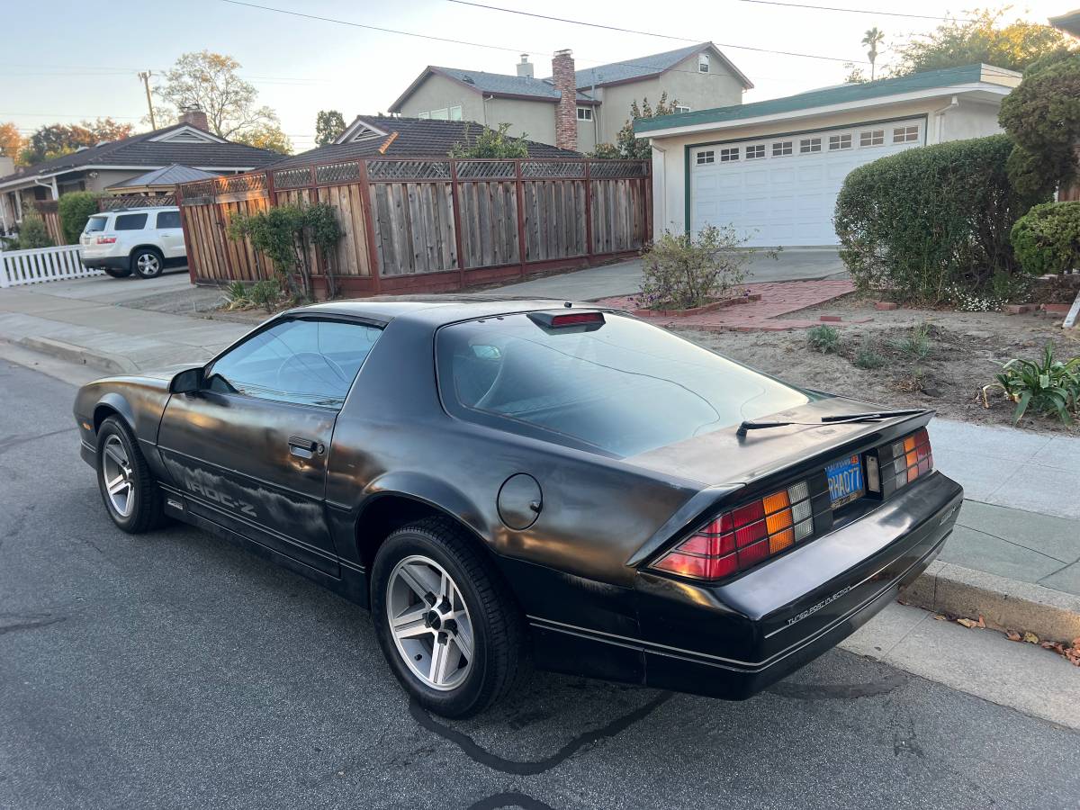 Chevrolet-Camaro-1986-3