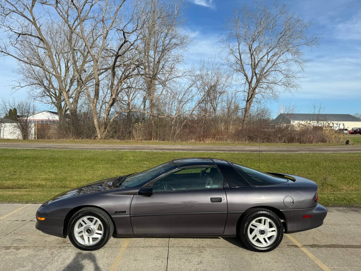 Chevrolet-Camaro-1994-2