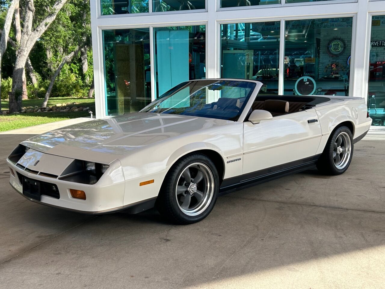 Chevrolet-Camaro-Cabriolet-1987-11