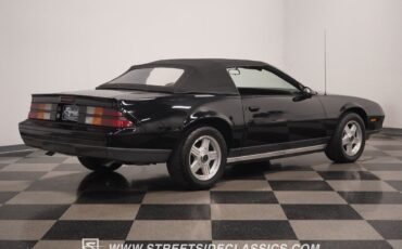 Chevrolet-Camaro-Cabriolet-1987-15