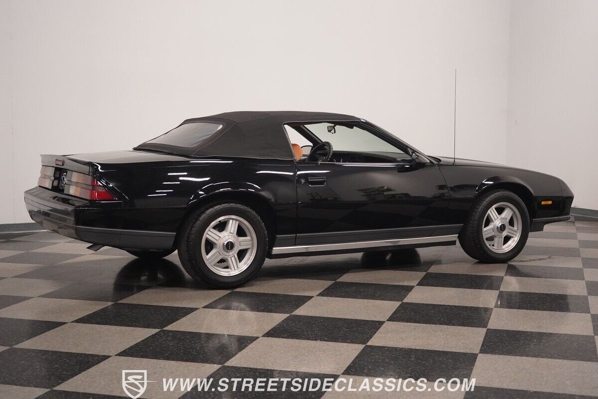 Chevrolet-Camaro-Cabriolet-1987-16