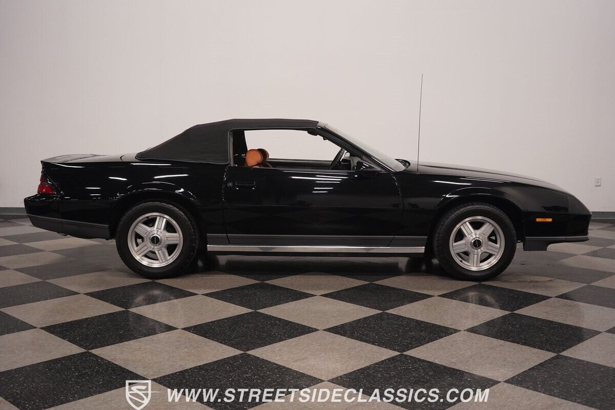 Chevrolet-Camaro-Cabriolet-1987-17