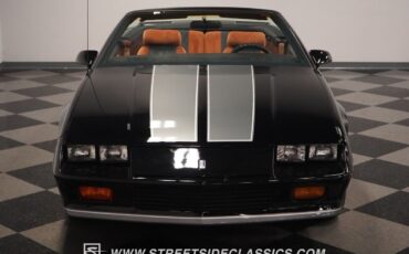 Chevrolet-Camaro-Cabriolet-1987-21