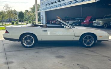 Chevrolet-Camaro-Cabriolet-1987-3