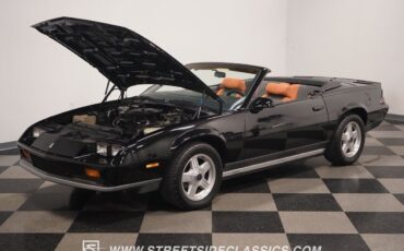 Chevrolet-Camaro-Cabriolet-1987-35