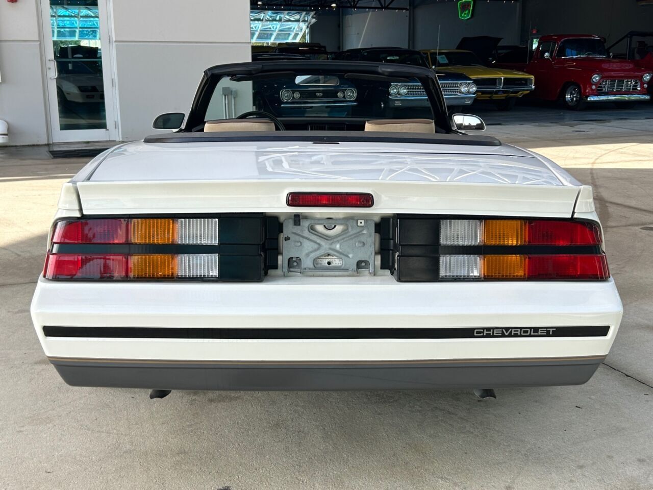 Chevrolet-Camaro-Cabriolet-1987-5