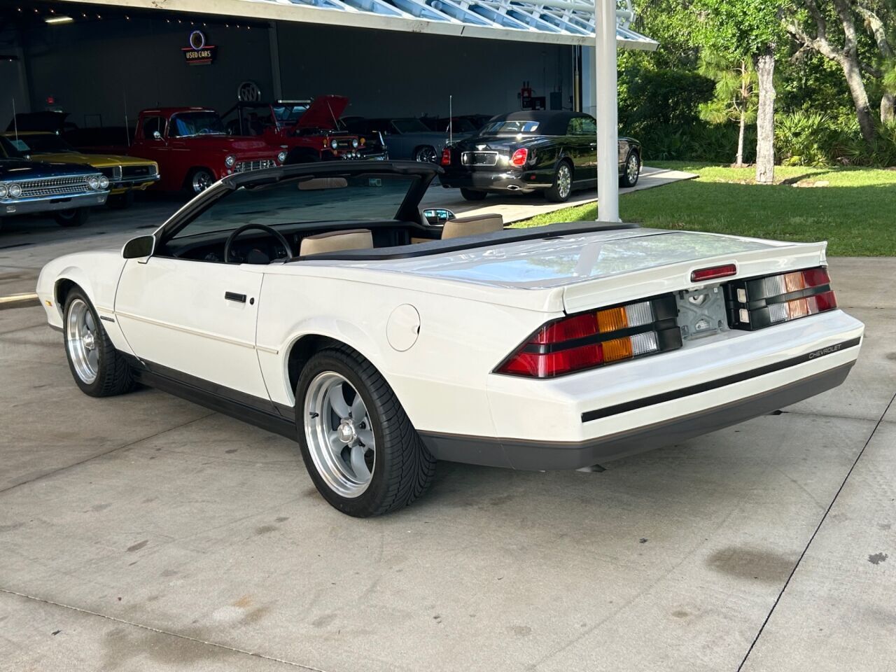 Chevrolet-Camaro-Cabriolet-1987-9