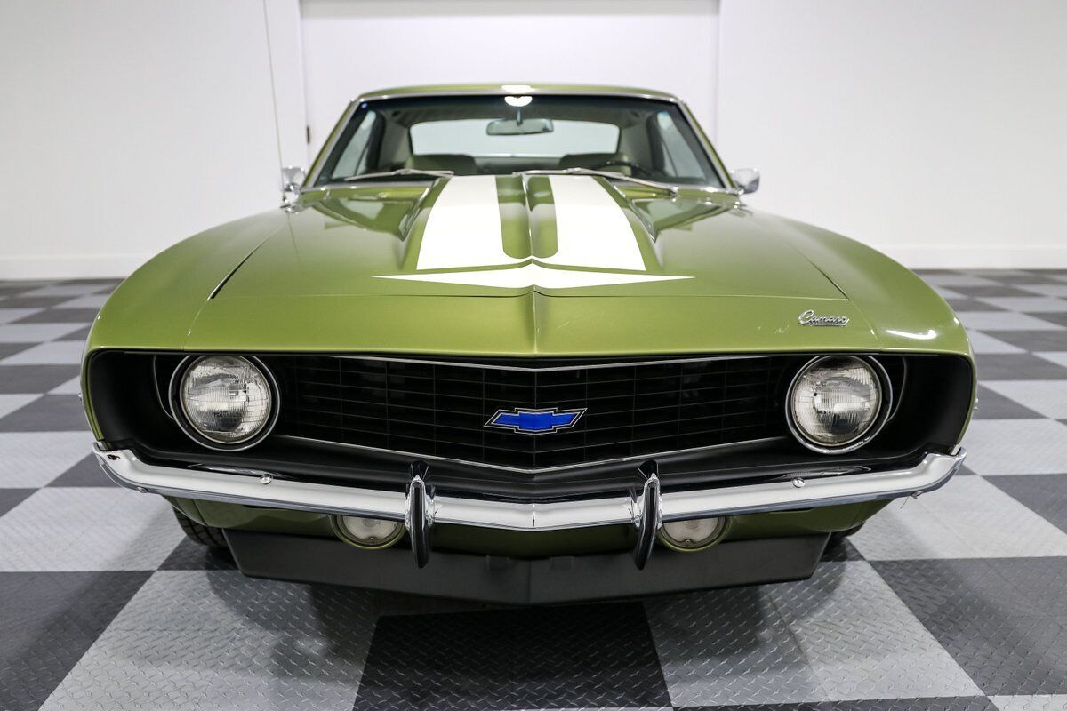 Chevrolet-Camaro-Coupe-1969-1