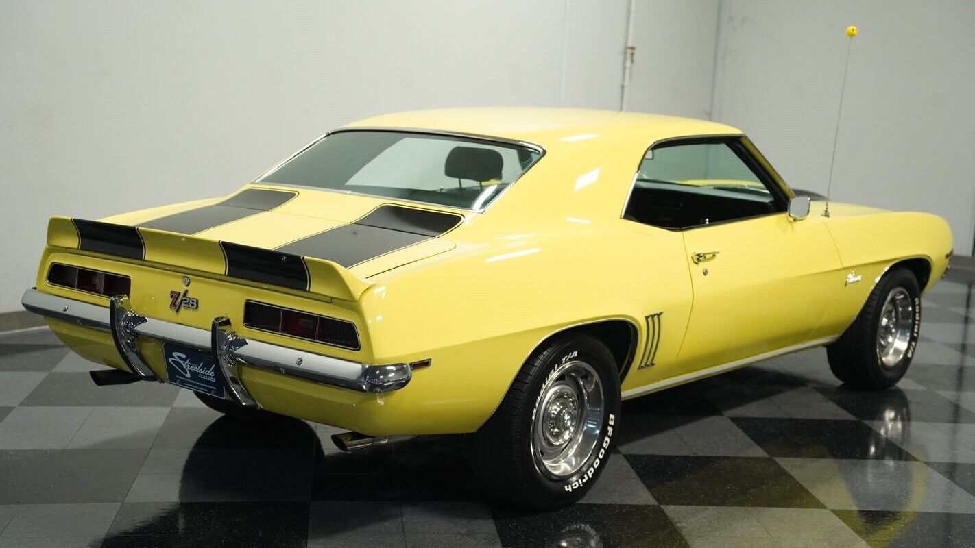 Chevrolet-Camaro-Coupe-1969-11