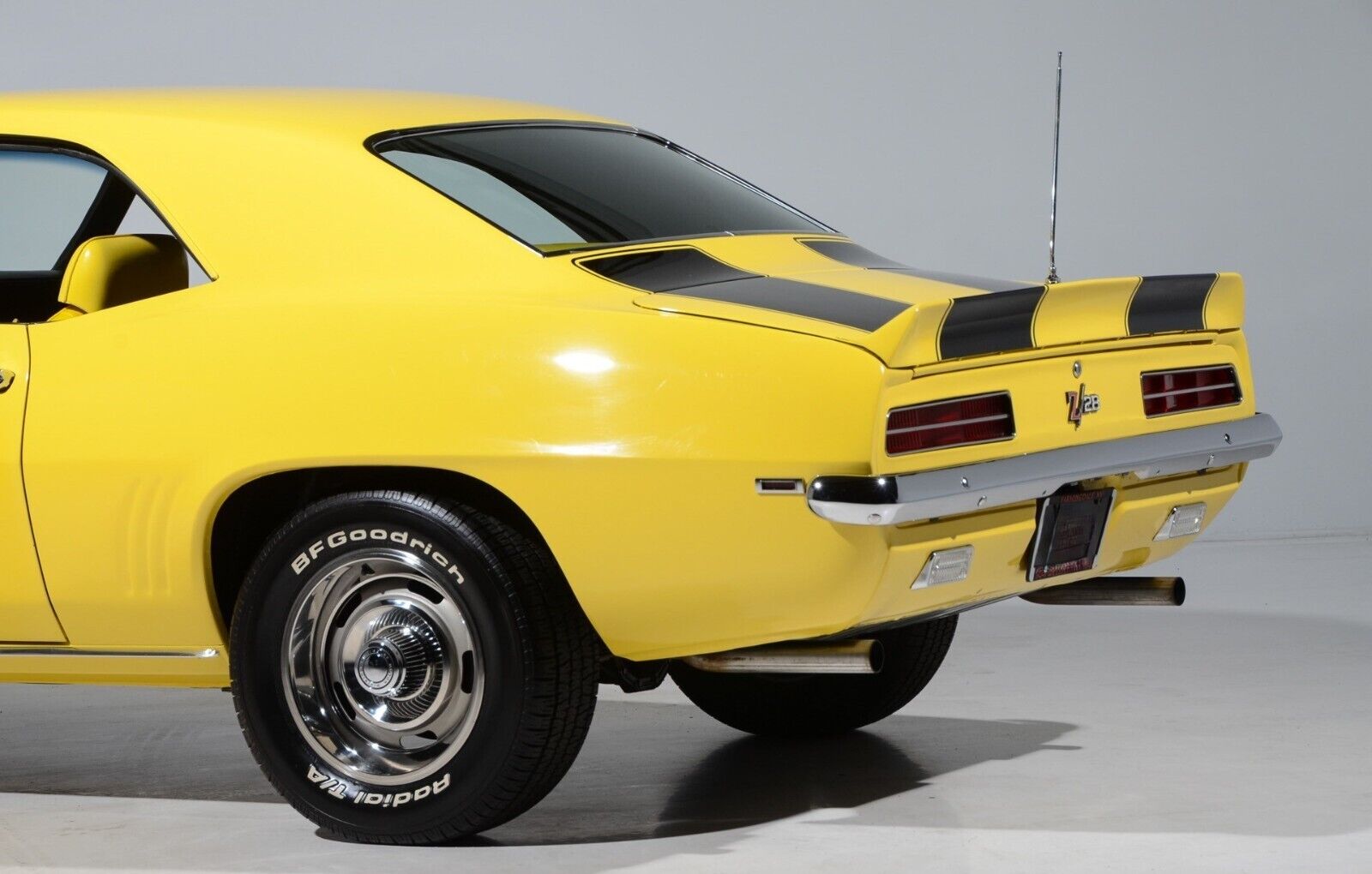 Chevrolet-Camaro-Coupe-1969-14