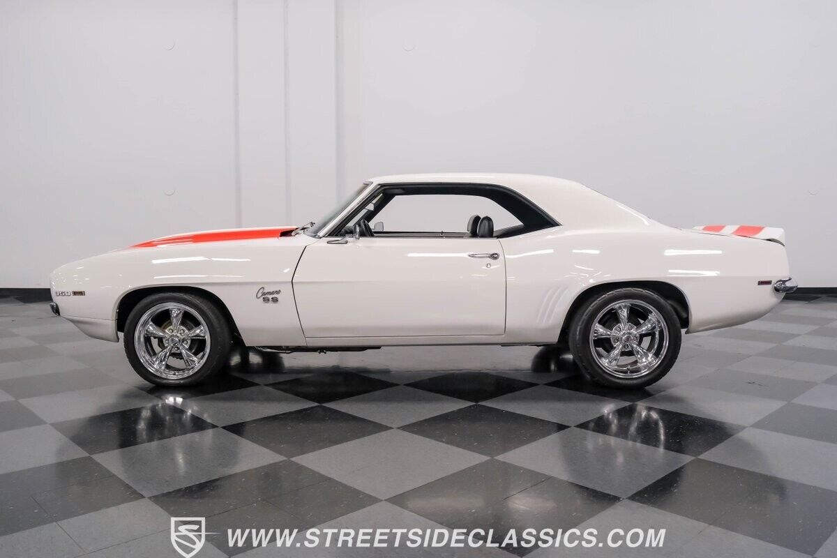 Chevrolet-Camaro-Coupe-1969-2