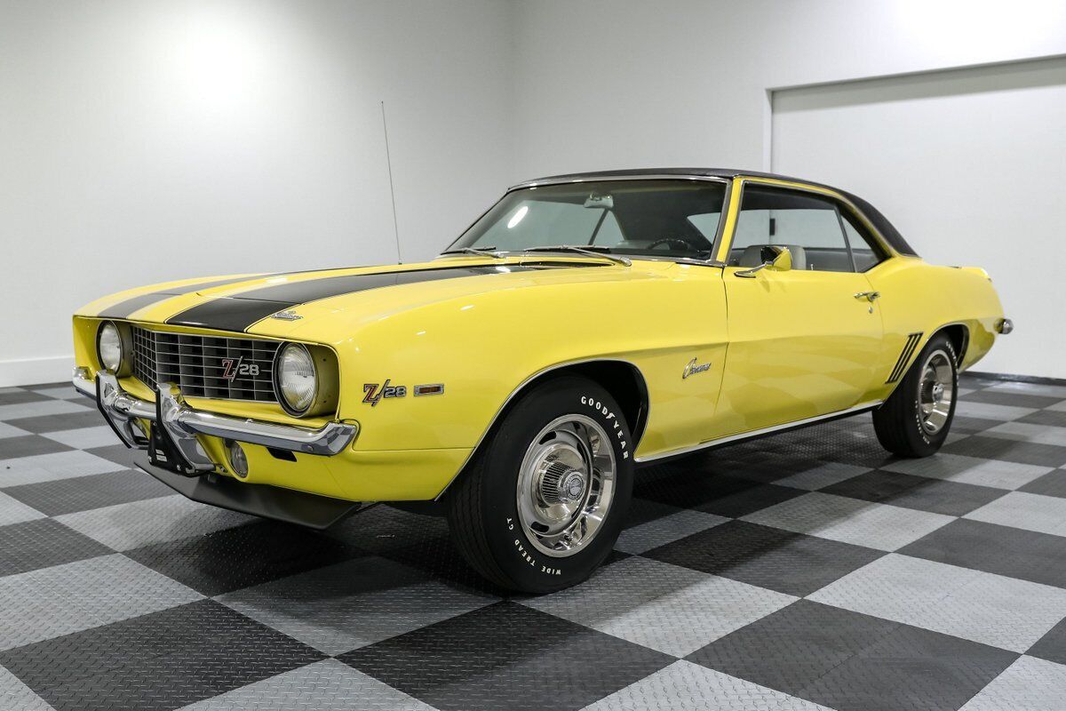 Chevrolet-Camaro-Coupe-1969-2