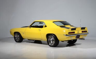 Chevrolet-Camaro-Coupe-1969-2