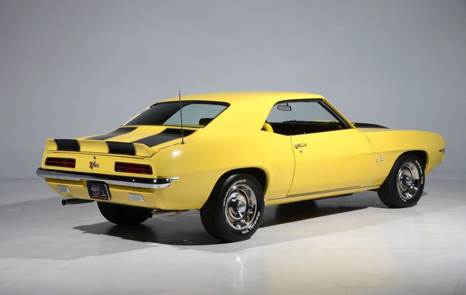 Chevrolet-Camaro-Coupe-1969-4