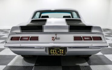 Chevrolet-Camaro-Coupe-1969-5