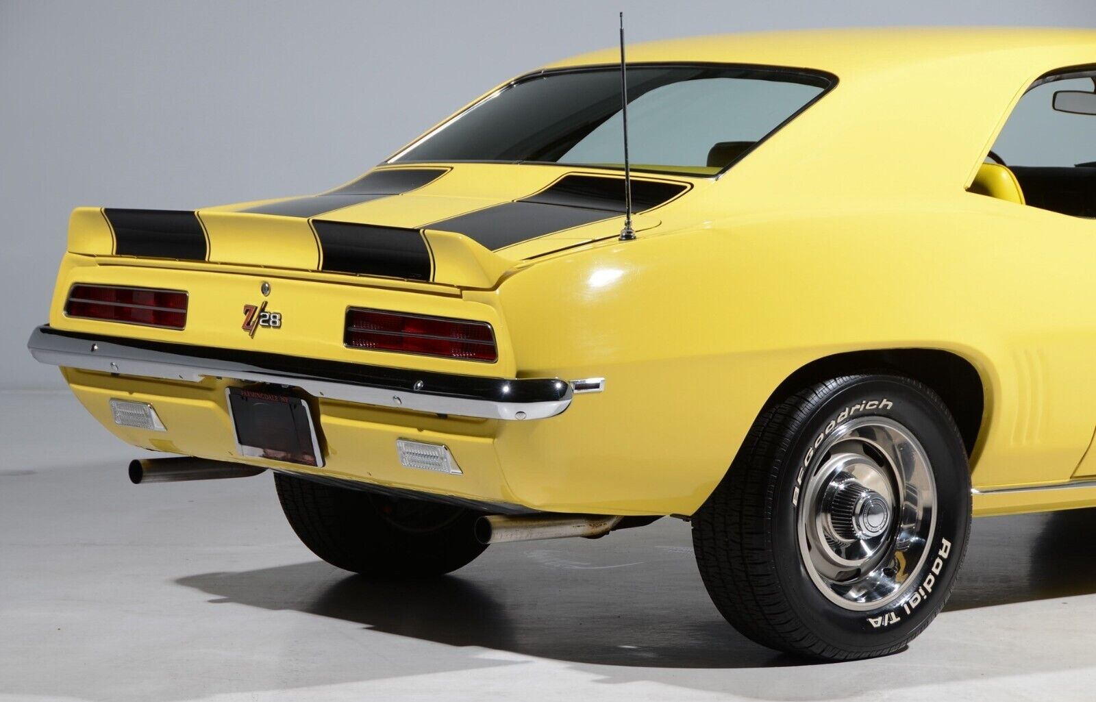 Chevrolet-Camaro-Coupe-1969-8