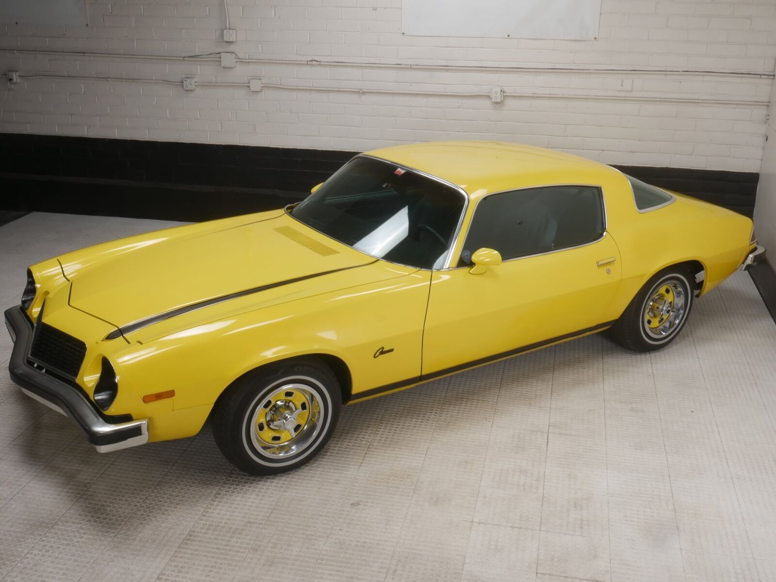 Chevrolet-Camaro-Coupe-1976-7