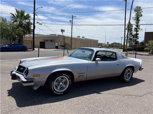 Chevrolet-Camaro-Coupe-1977-3