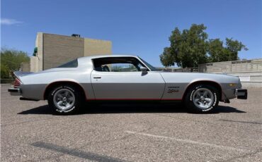 Chevrolet-Camaro-Coupe-1977-4