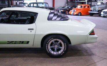 Chevrolet-Camaro-Coupe-1979-3