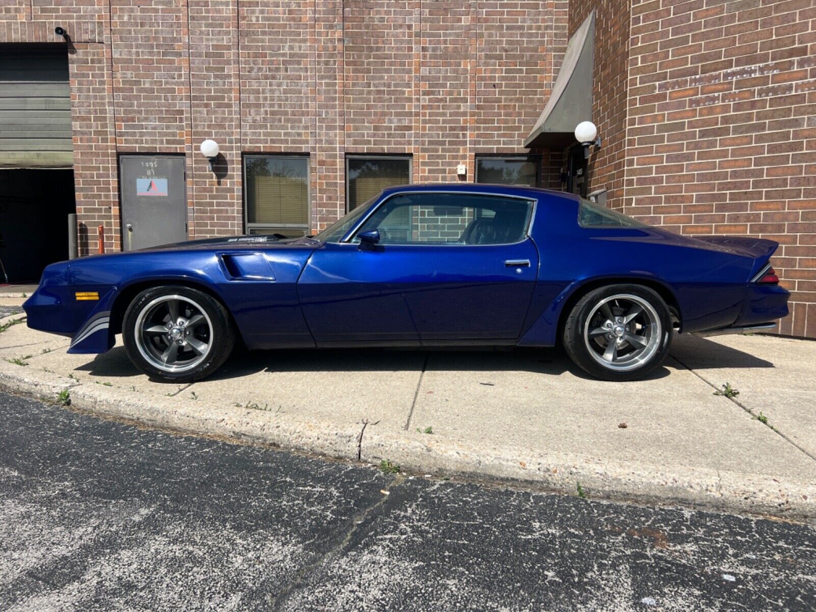 Chevrolet-Camaro-Coupe-1980-2