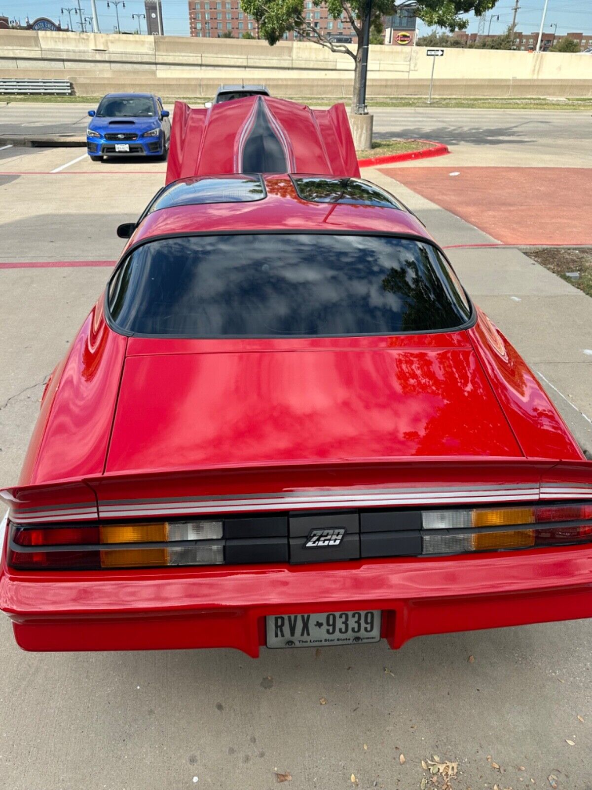 Chevrolet-Camaro-Coupe-1981-3