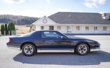 Chevrolet-Camaro-Coupe-1985-10