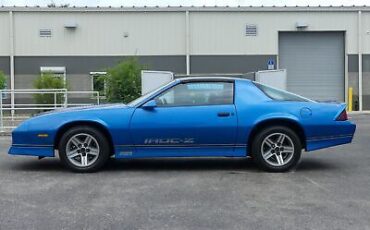 Chevrolet-Camaro-Coupe-1985-18